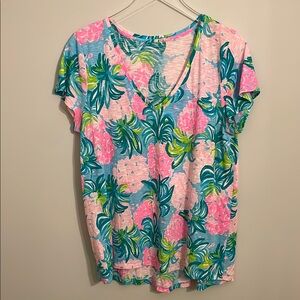 Lilly Pulitzer Etta V-Neck Top in Blue Ibiza Pineapple Shake Size Large